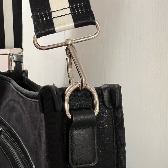 Jen & Co. black shimmer neoprene medium crossbody NWOT - Picture 4 of 13